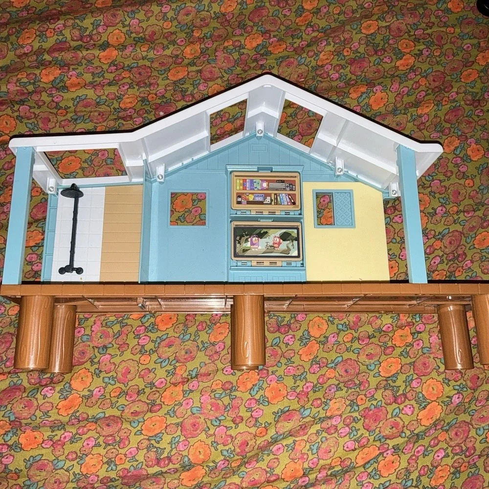 Bluey Ultimate Beach Cabin Beach House Only Dollhouse